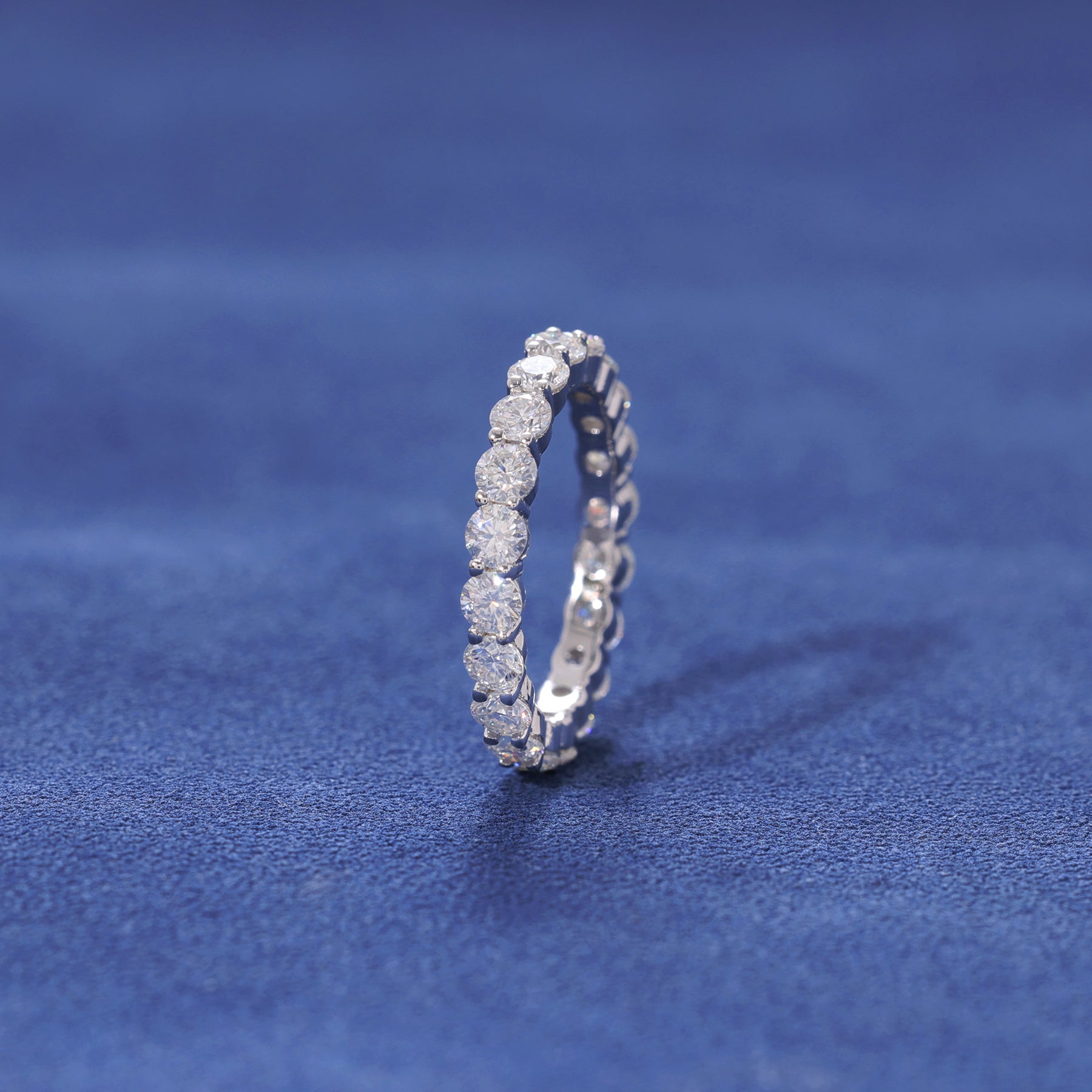THIN ETERNITY RING - WHITE GOLD